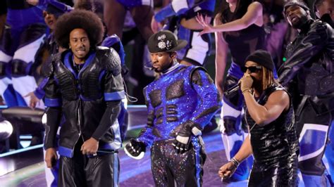 Who is in Charge of Super Bowl Halftime Show: A Symphony of Chaos and Brilliance